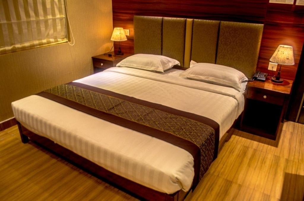 Hotel Comfotel โกลกาตา ภายนอก รูปภาพ