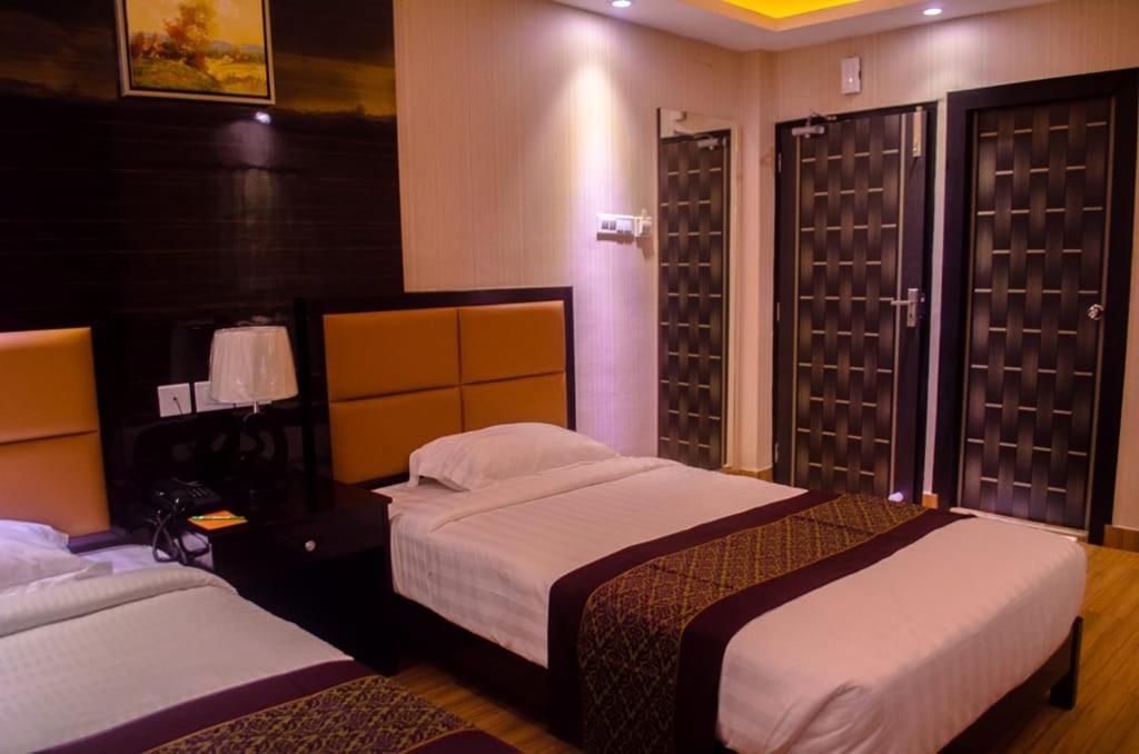 Hotel Comfotel โกลกาตา ภายนอก รูปภาพ
