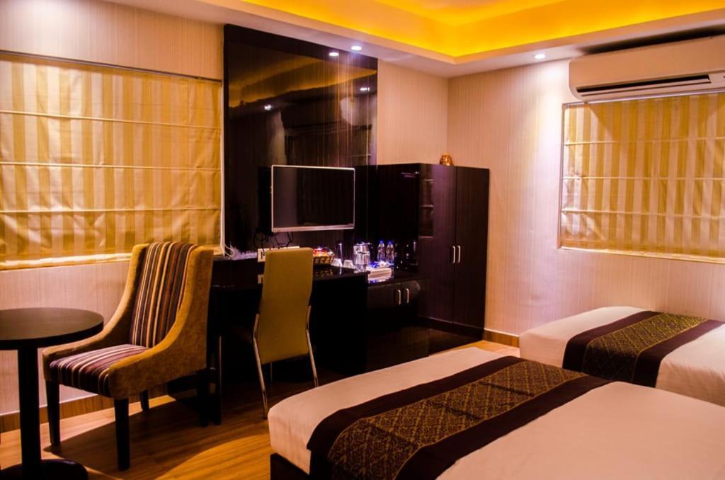 Hotel Comfotel โกลกาตา ภายนอก รูปภาพ
