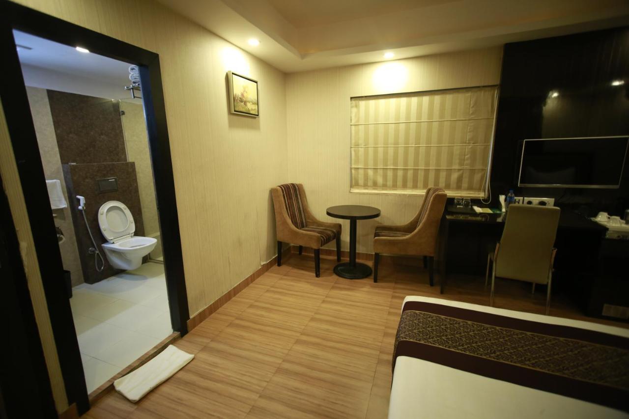 Hotel Comfotel โกลกาตา ภายนอก รูปภาพ