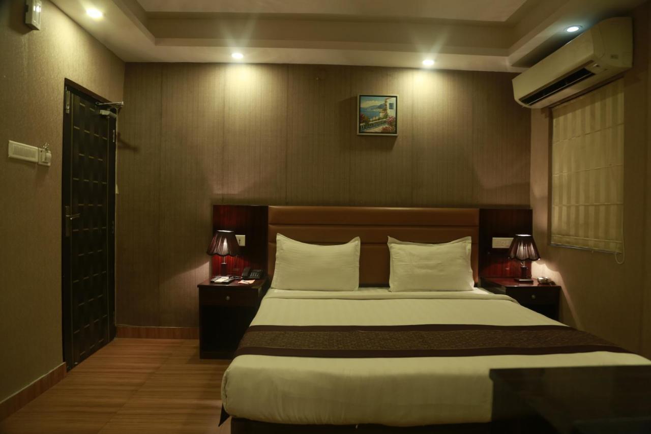 Hotel Comfotel โกลกาตา ภายนอก รูปภาพ