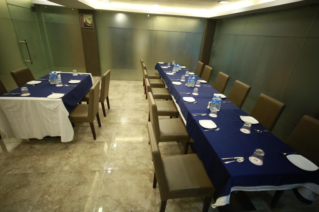 Hotel Comfotel โกลกาตา ภายนอก รูปภาพ