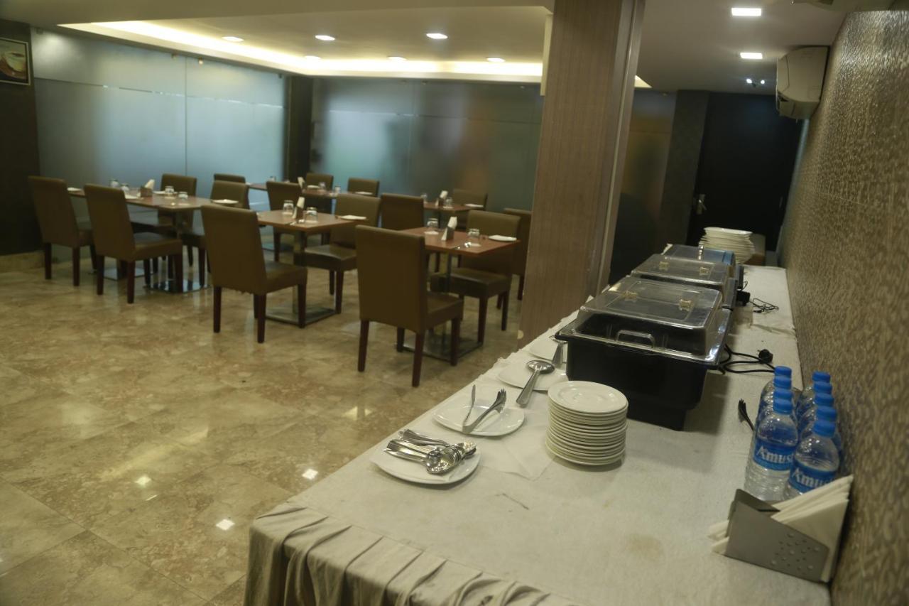 Hotel Comfotel โกลกาตา ภายนอก รูปภาพ