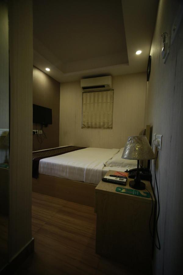Hotel Comfotel โกลกาตา ภายนอก รูปภาพ