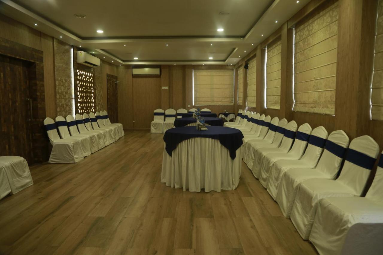 Hotel Comfotel โกลกาตา ภายนอก รูปภาพ